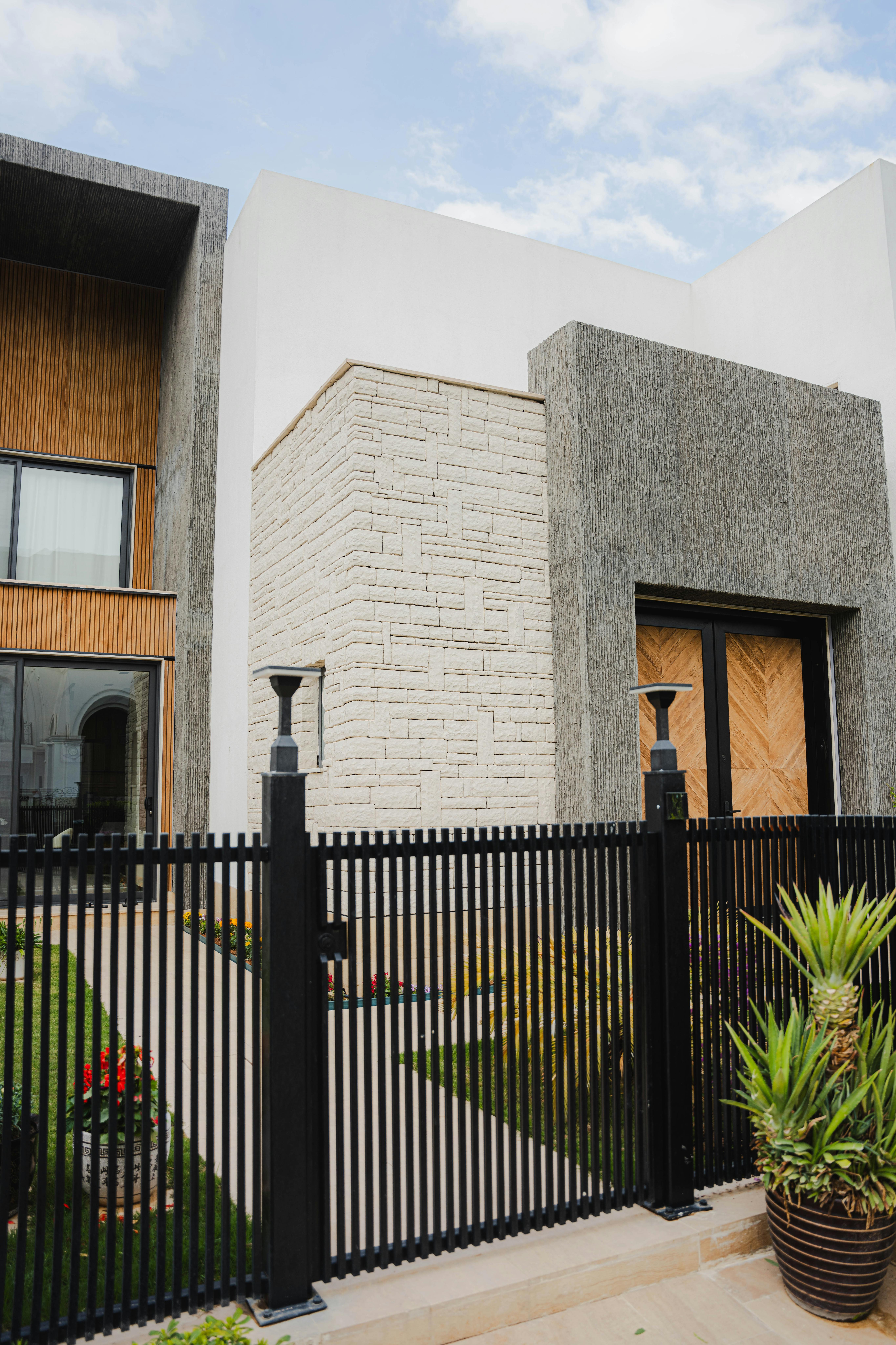 Work photo: pexels hawraz arts 353575904 32383738